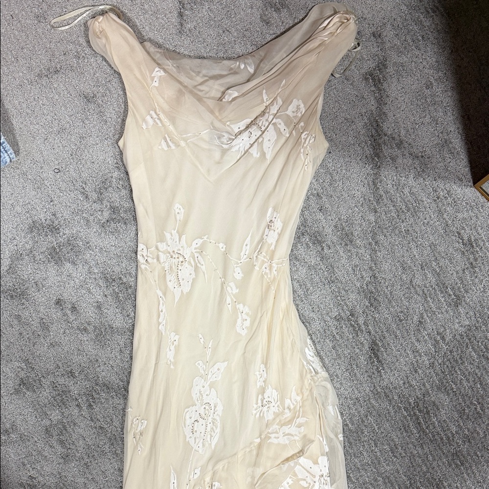 Chic Cream Floral Maxi Dress